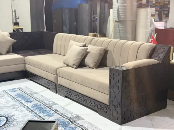 زاوية كنب بيج بخشب محفور